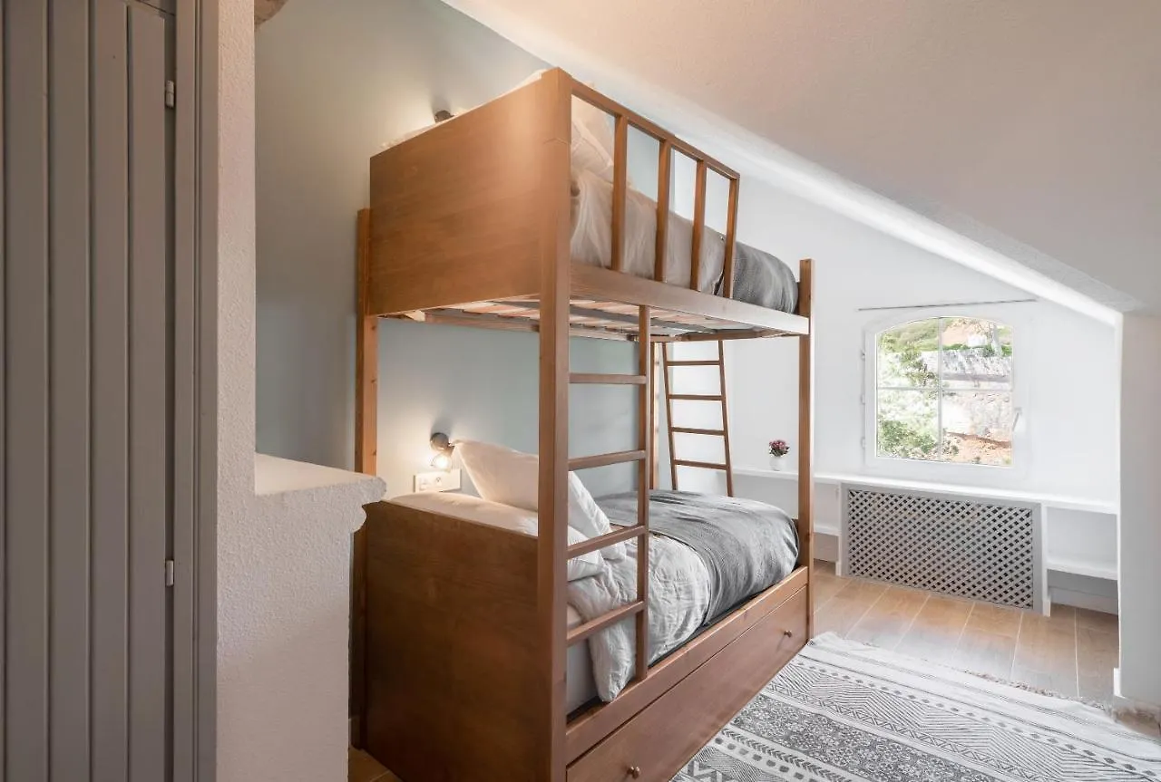 Beautifully Renovated 4 Bedroom Apt + Kid'S Room Sierra Nevada Chalet
