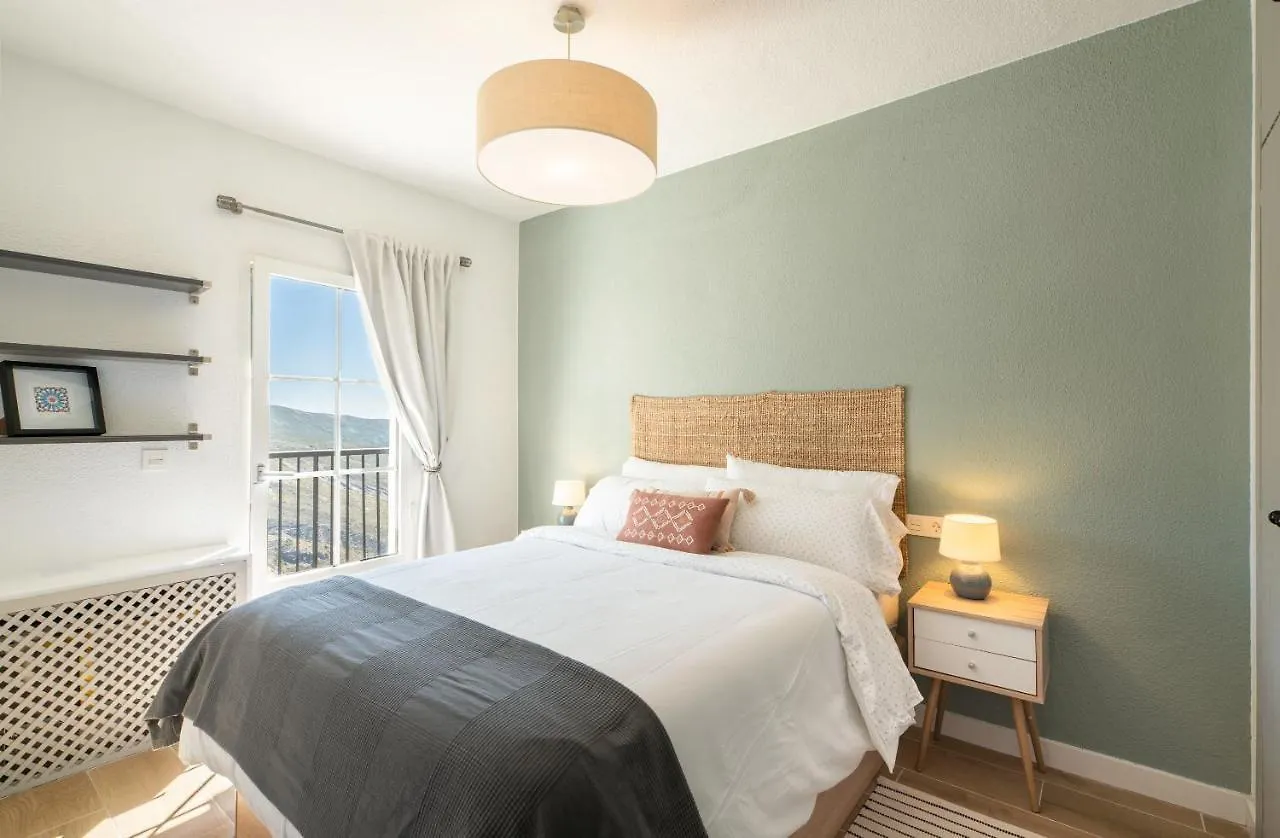 Beautifully Renovated 4 Bedroom Apt + Kid'S Room Sierra Nevada Chalet