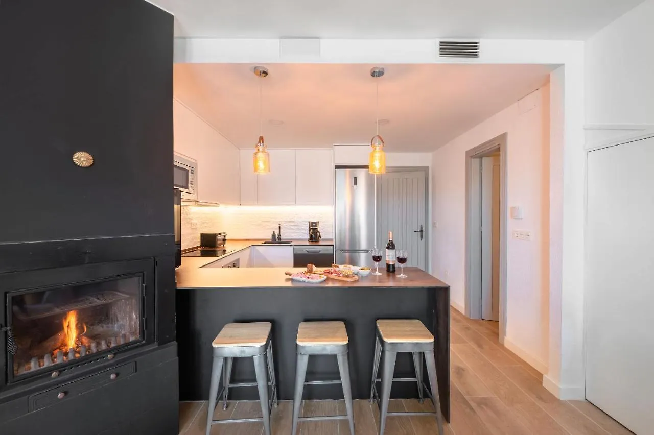 Beautifully Renovated 4 Bedroom Apt + Kid'S Room Sierra Nevada 0*,