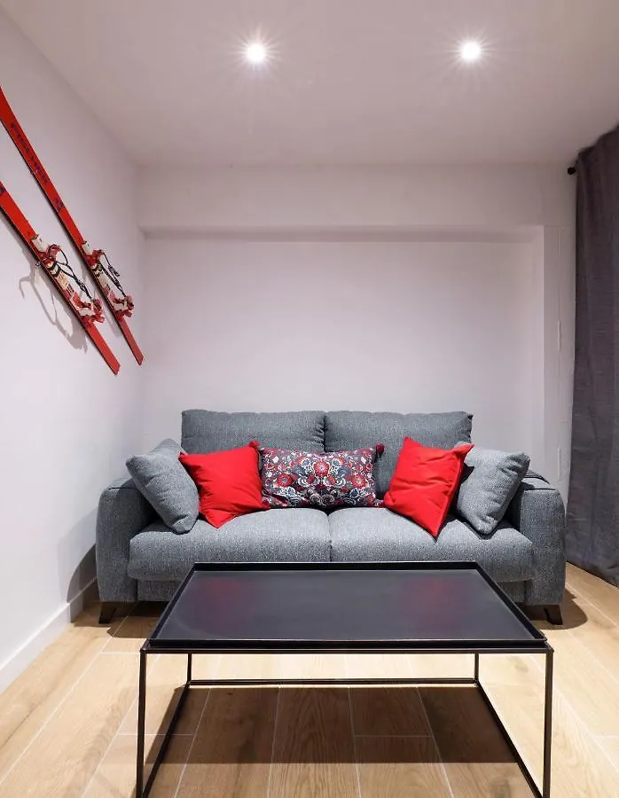 Beautifully Renovated 4 Bedroom Apt + Kid'S Room Sierra Nevada Spain